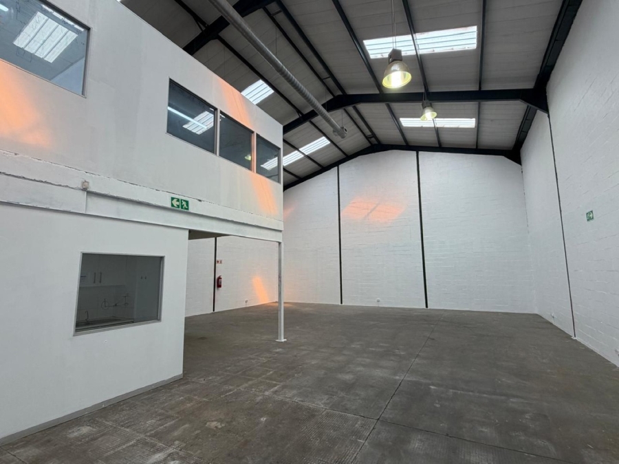 To Let Commercial Property for Rent in Maitland Western Cape